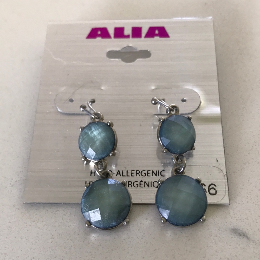 Alia fashion earrings
